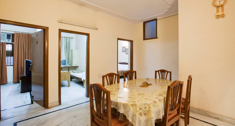 Divistha Guest House, Gurgaon 2